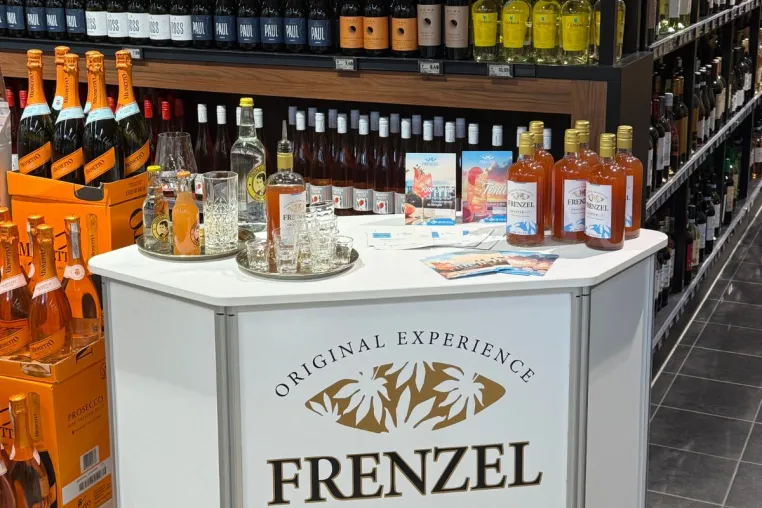 Erfolgreiche Verkostung von FRENZEL Grapefruit bei EDEKA Selders Bild: Erfolgreiche Verkostung von FRENZEL Grapefruit bei EDEKA Selders