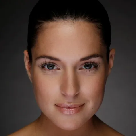 Strahlende Schönheit dank Volumengabe Bild: Strahlende Schönheit dank Volumengabe