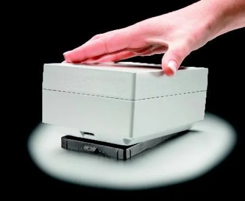 Außergewöhnliche Industrie-Gehäuse mit innovativer Befestigung und besonderer „Leistungs-Dichte“ Bild: Außergewöhnliche Industrie-Gehäuse mit innovativer Befestigung und besonderer „Leistungs-Dichte“