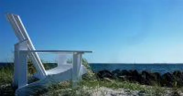 Den Frühling locken: Warum einen "Gartenstuhl", wenn man einen "Adirondack Chair" haben kann?! Bild: Den Frühling locken: Warum einen "Gartenstuhl", wenn man einen "Adirondack Chair" haben kann?!