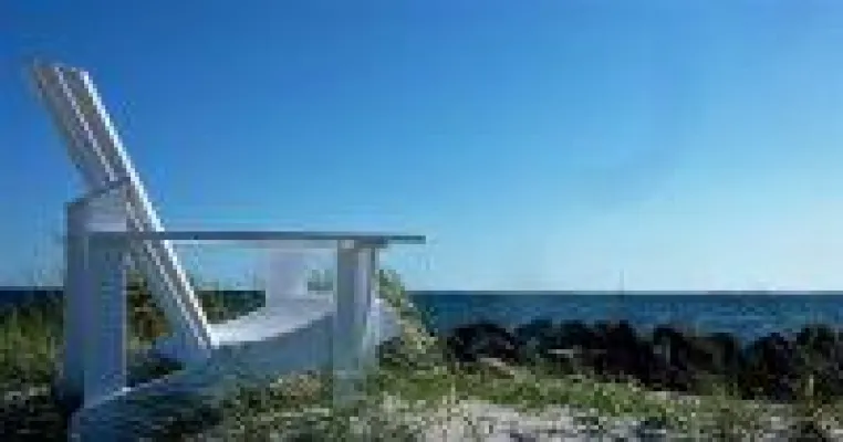 Den Frühling locken: Warum einen "Gartenstuhl", wenn man einen "Adirondack Chair" haben kann?! Bild: Den Frühling locken: Warum einen "Gartenstuhl", wenn man einen "Adirondack Chair" haben kann?!