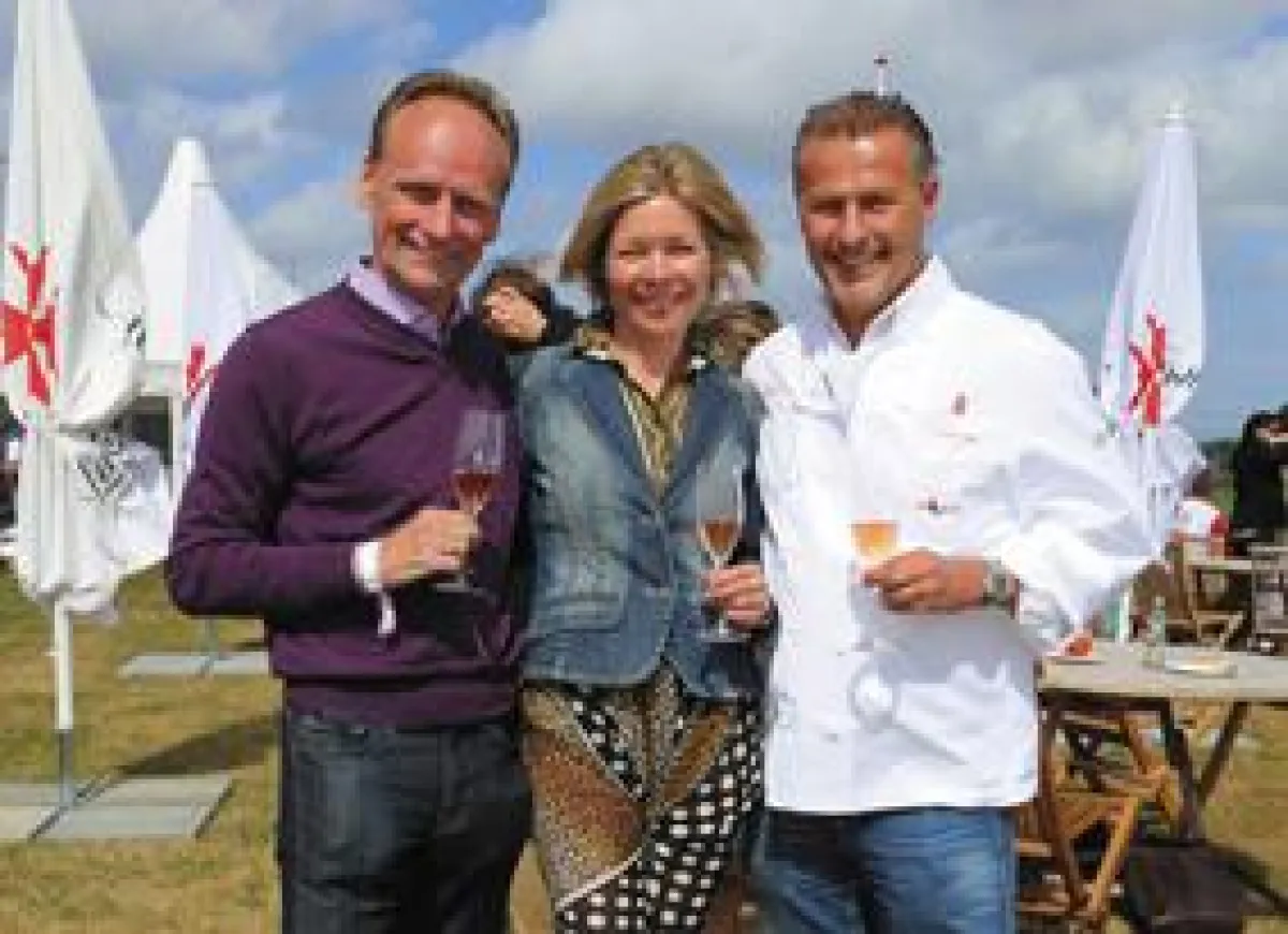 Dr. Tina Ingwersen-Matthiesen (Borco) mit Ehemann Matthias und Sternekoch Karlheinz Hauser