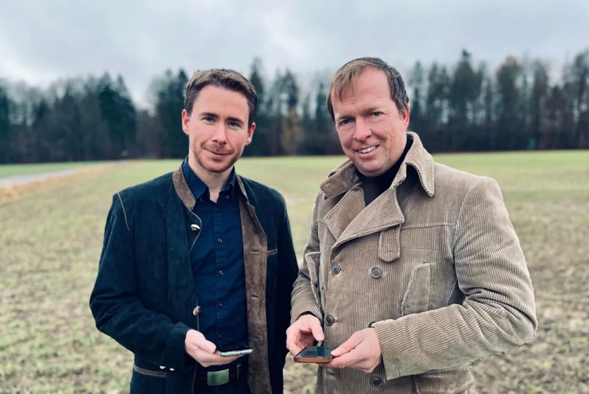 Alexander Vinnai (Geschäftsführer Revierwelt) und Thomas L. Rödding (Geschäftsführer diwima GmbH) (© T. Anhoff )