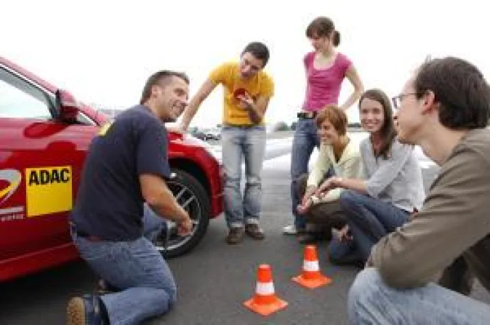 Bild: "Aktion Junge Fahrer 2010" startet