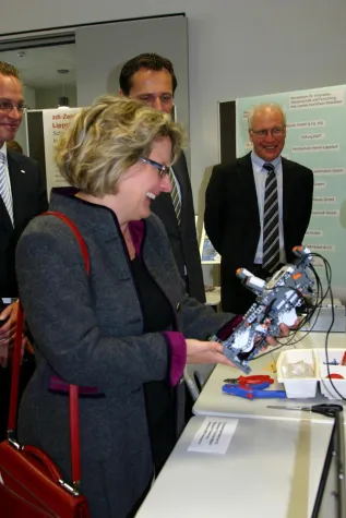 Bild: Wissenschaftsministerin Schulze zu Gast bei der Rheinischen Fachhochschule Köln