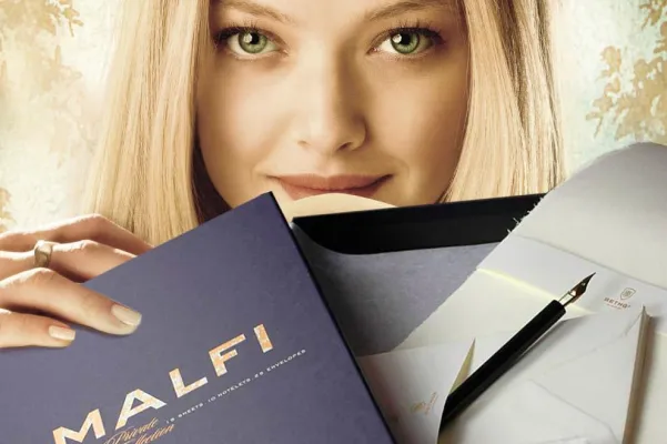 Bild: Bethge bringt Briefpapiercassette zum Film "Briefe an Julia"