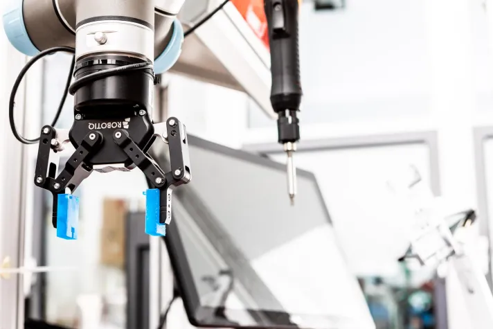 Bild: Nachhaltiges Implementieren Maschinellen Lernens in der Produktion