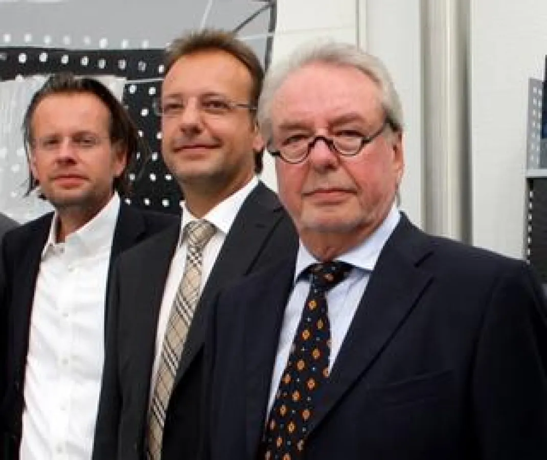 Der scheidende Firmenchef Rudolph le Roux (re.) mit seinen Söhnen Hendrik ( Mitte) und Philipp le Roux.