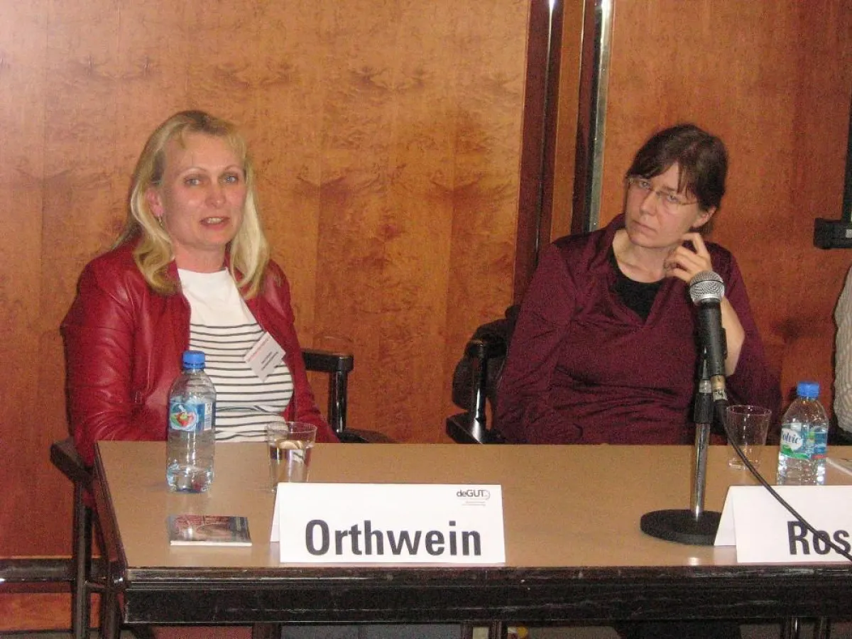 Im Podium: Ilona Orthwein als Vertreterin des Unternehmerinnabend-Projekts