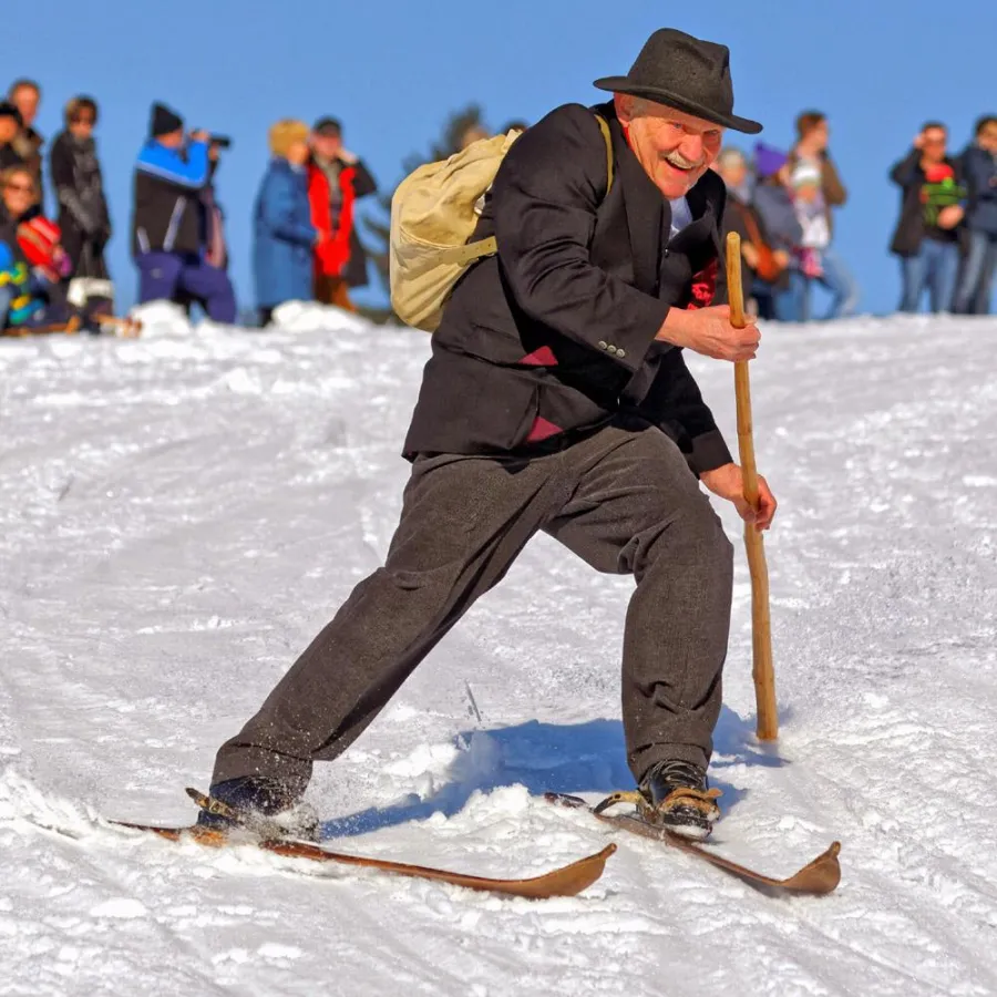 Nostalgieschifahrer in Sankt Englmar