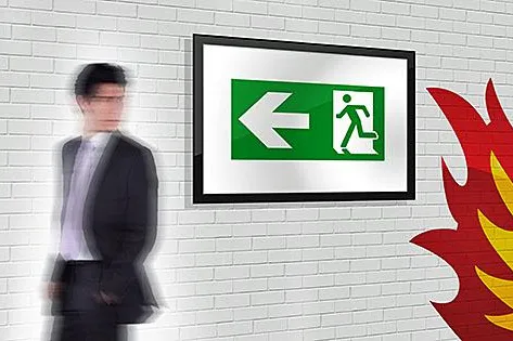 Weiter verbessert: Brandlast- und Rauchgas-optimierte Monitore für Bereiche mit strengen Brandschutzauflagen Bild: Weiter verbessert: Brandlast- und Rauchgas-optimierte Monitore für Bereiche mit strengen Brandschutzauflagen