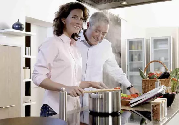 Oranier Küchentechnik: "Gas-unter-Glas" - Perfekt kochen mit der Gasflamme unter Glaskeramik Bild: Oranier Küchentechnik: "Gas-unter-Glas" - Perfekt kochen mit der Gasflamme unter Glaskeramik