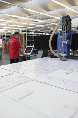 Bild: SAHLBERG Polymer Center: Neue Oberfräse für präzisere Arbeit und einbaufertige Teile