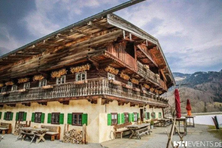 Bild: BERG- UND BAUERNHAUSEVENT – Ein perfektes Teamevent am Alpenrand