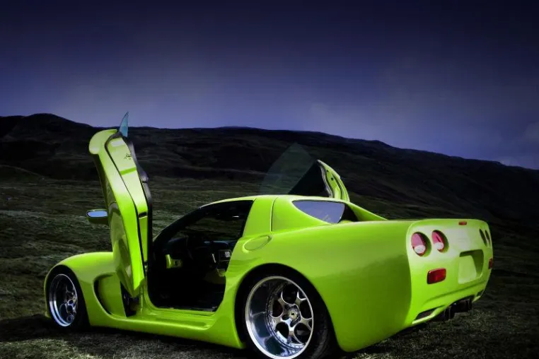 Bild: WITTERA Corvette C5 mit Flügeltüren und Stingray-Style Heckklappe
