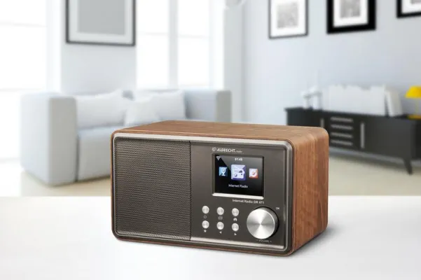 Bild: Albrecht Internetradio DR 471: Das kompakte Klangwunder im modernen Retro-Holzgewand