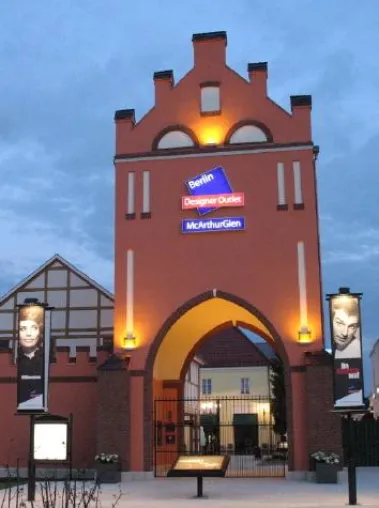 Bild: Designer Outlet Berlin lockt am 1. Adventswochenende mit vko. Sonntag und Weihnachtsmann im Rentierschlitten