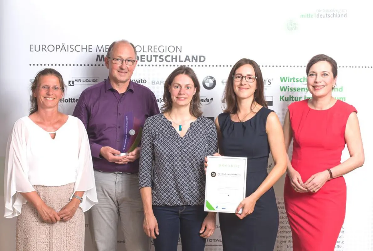 v.l.: Dr. Susanne Manhart (Serumwerk Bernburg AG), Dr. Alfred Hansel, Dr. Martin Schmitz, Kristin Ei