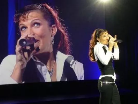 Bild: Kathrin Jantke - Fernsehpremiere ihrer nächsten Single - Zauberfrau