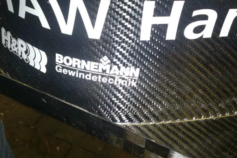 Bild: Bornemann Gewindetechnik ist Sponsor für HAWKS Racing