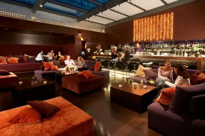 Mach mal Pause: Chilliges Live Entertainment im Park Inn Berlin-Alexanderplatz Bild: Mach mal Pause: Chilliges Live Entertainment im Park Inn Berlin-Alexanderplatz