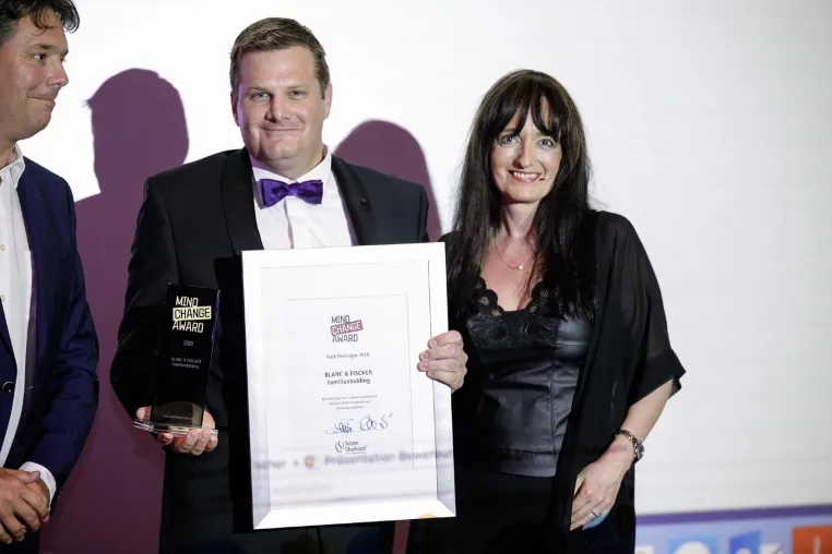 Gelungene Premiere in Deutschland - Die erste Verleihung des Mind Change Awards® war ein voller Erfolg Bild: Gelungene Premiere in Deutschland - Die erste Verleihung des Mind Change Awards® war ein voller Erfolg