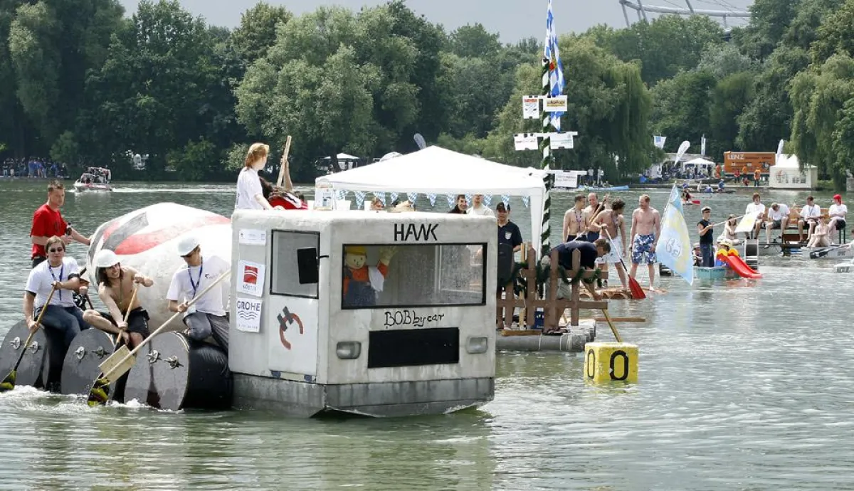 Bootsparade der Offenen Klasse (BetonBild/Saltmann)