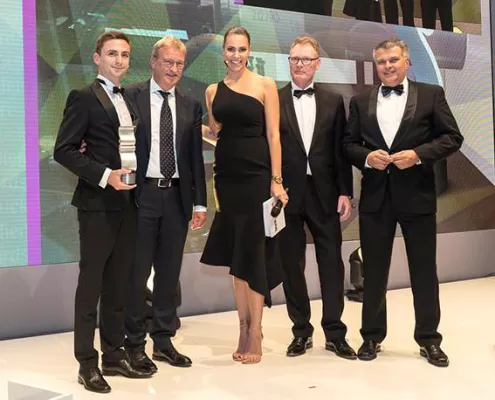 Bild: IOP trifft sich zur 11. JHV & Mitglied Longo gewinnt als „Innovativster Online Drucker“ den DMA 2018