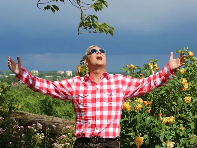 Bild: Uwe Rieder, der bayerische Vertriebsfreak im Webinar: In nur 9 Wochen eine Vertriebsstrategie ohne Kaltakquise