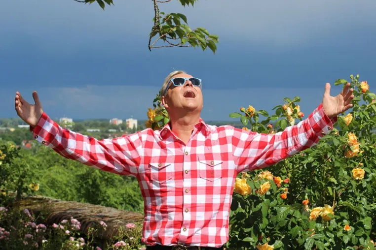 Uwe Rieder, der bayerische Vertriebsfreak im Webinar: In nur 9 Wochen eine Vertriebsstrategie ohne Kaltakquise Bild: Uwe Rieder, der bayerische Vertriebsfreak im Webinar: In nur 9 Wochen eine Vertriebsstrategie ohne Kaltakquise