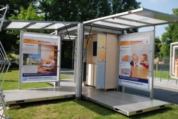 Kompetenzzentrum Ausbau und Fassade präsentiert variablen Messestand Bild: Kompetenzzentrum Ausbau und Fassade präsentiert variablen Messestand