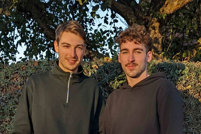Bild: Ein Ort für alle, die Hunde mögen: Dogsharing.de und die Patzo App fusionieren