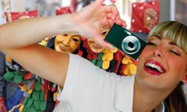 Bild: Mit roter Nase in den Karneval und sicher wieder heraus