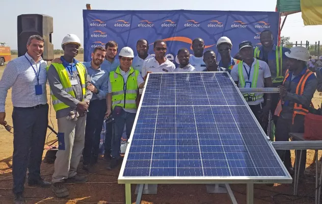 Bild: Ghanas Präsident Akufo-Addo legt Grundstein für 17 MW PV Projekt Kaleo-Lawra
