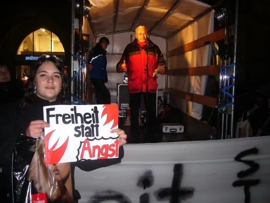 Bild: 2000 Teilnehmer bei Friedensdemo