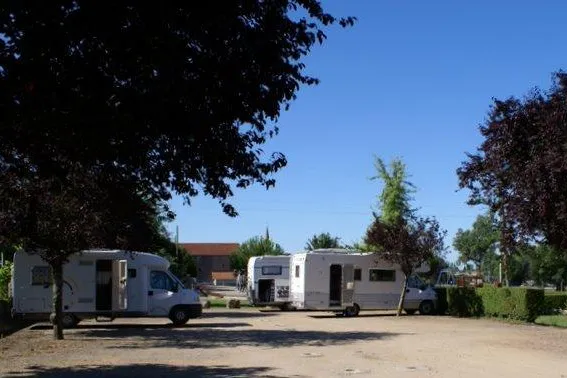 Bild: Mehr Stellplätze für Wohnmobile in der Schweiz: Schweizer Campings haben kein Interesse