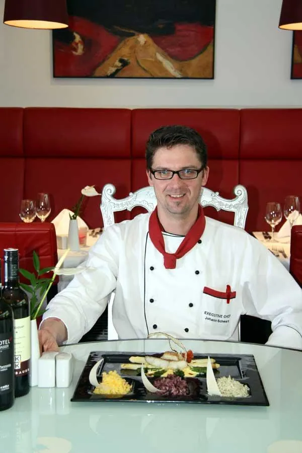 Johann Schwarz kocht im ARCOTEL Kaiserwasser mit Lotao Reis