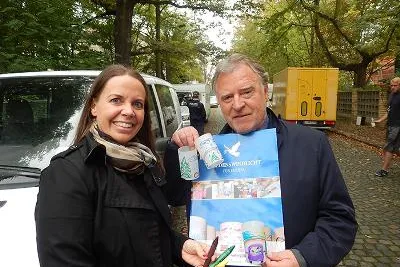 Bild: Aufruf: Thüringer Kinder werben für Frieden in Europa mit selbstbemalten Windlichtern