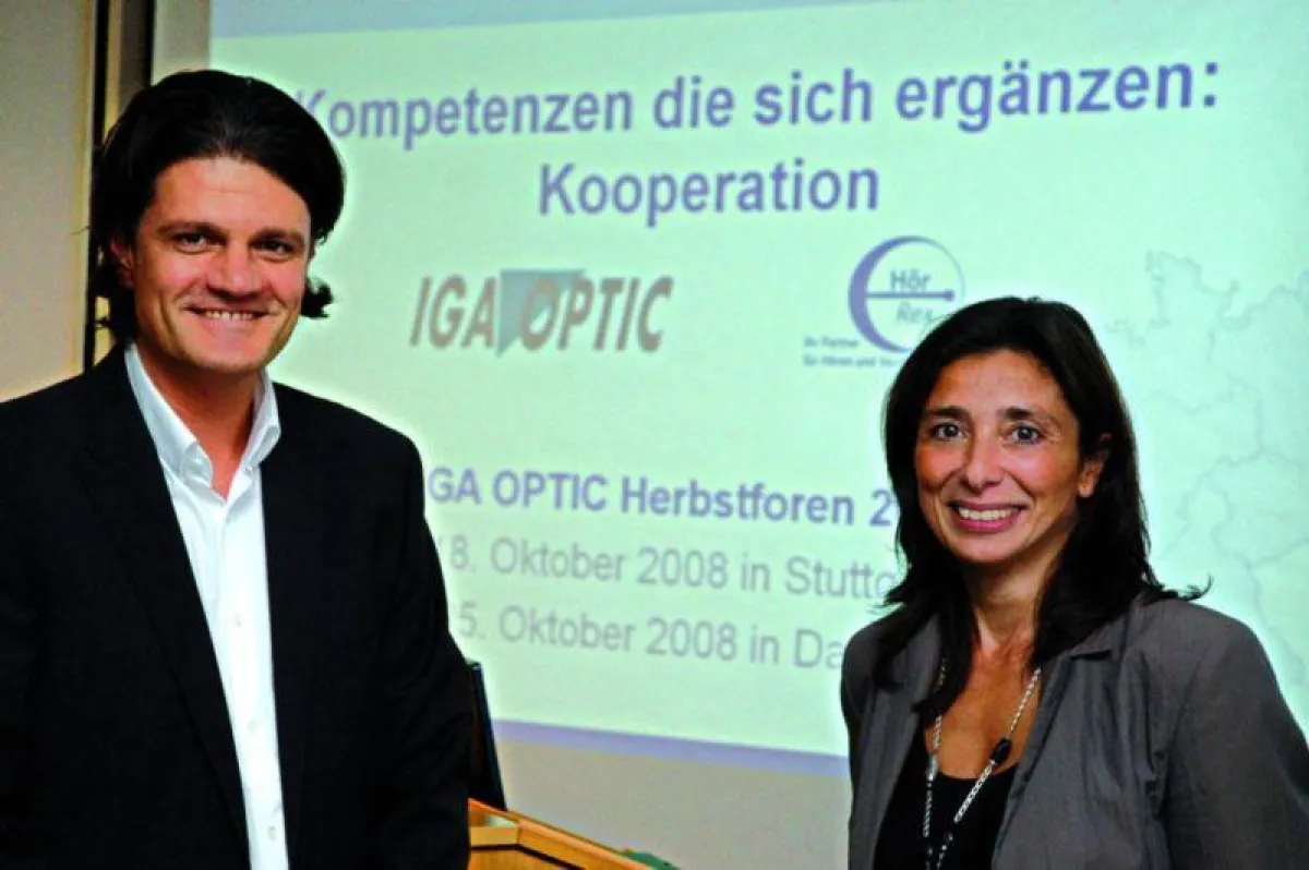 Setzen auf Kooperation - Carsten Schünemann, Geschäftsführer der IGA OPTIC, und Tannassia Reuber, Geschäftsführendes Vorstandsmitglied der HörRex (Foto: IGA OPTIC)