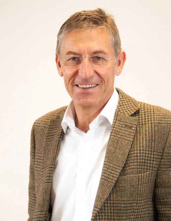 Rainer Zeller, Geschäftsführer der AMEX & Zeller Versicherungsmakler GmbH und der CITYAGENTUR