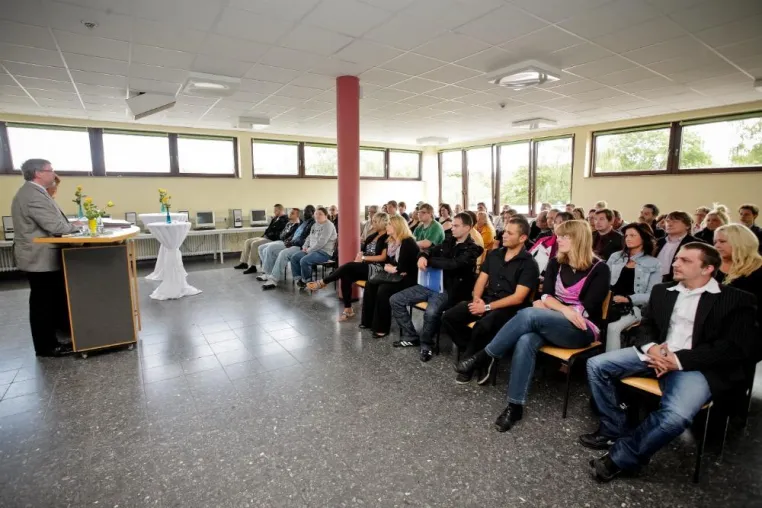 Bild: Außerbetriebliche Berufsausbildung: Neue Zukunftsperspektiven für junge Menschen