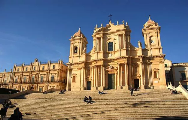 Bild: Ein Spektakel für die Sinne - das Blumenfest „Infiorata“ in Noto