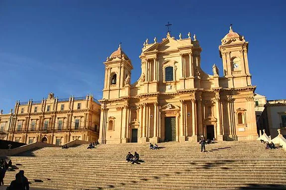 Bild: Ein Spektakel für die Sinne - das Blumenfest „Infiorata“ in Noto