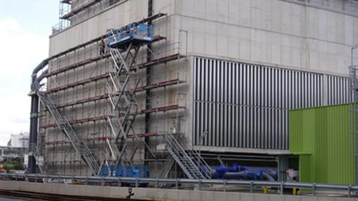 Ihre Arbeitshöhe von 15,11 m konnte die Genie GS 4390 voll ausspielen.