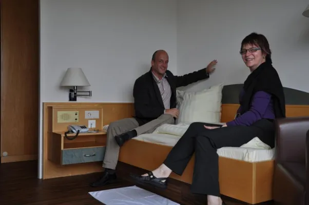 Allergiezimmer nach 100 Jahre alter Farbrezeptur gestrichen im Landhotel Betz Bild: Allergiezimmer nach 100 Jahre alter Farbrezeptur gestrichen im Landhotel Betz