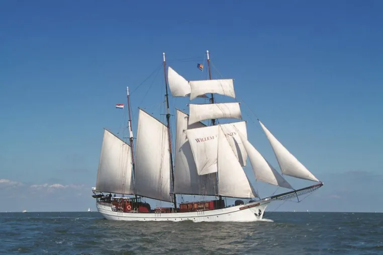 Willem Barentsz fährt im 9. Jahr zwischen Enkhuizen und Urk Bild: Willem Barentsz fährt im 9. Jahr zwischen Enkhuizen und Urk