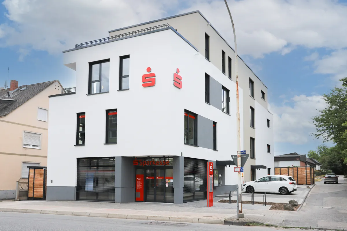 Die neue Sparkassenfiliale im Brenderweg 121a (© Thomas Jäckle | fries architekten)
