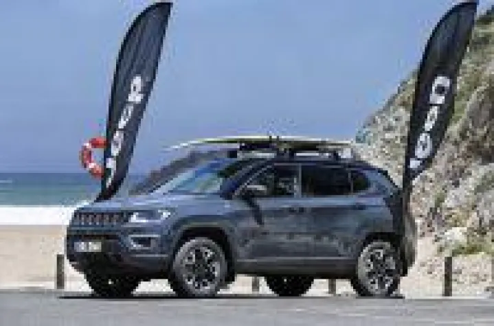 Bild: Jeep® verlängert die exklusive, weltweite Partnerschaft mit der World Surf League