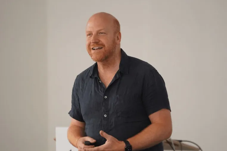 Bild: Richard Seidl hielt die Eröffnungs-Keynote zur Vergabe des Deutschen Preis für Software-Qualität