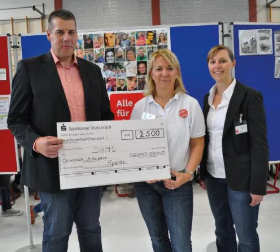 Interne Typisierungsaktion bei der SIEVERS-GROUP - 2500€ Spende für die DKMS Bild: Interne Typisierungsaktion bei der SIEVERS-GROUP - 2500€ Spende für die DKMS